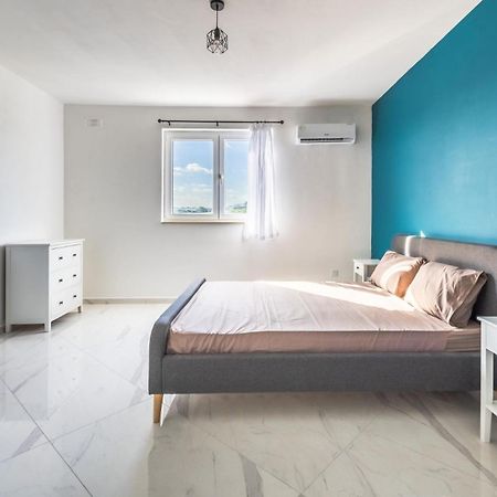 Sunset Bliss Luxury Apartment เซนต์พอลส์เบย์ ภายนอก รูปภาพ