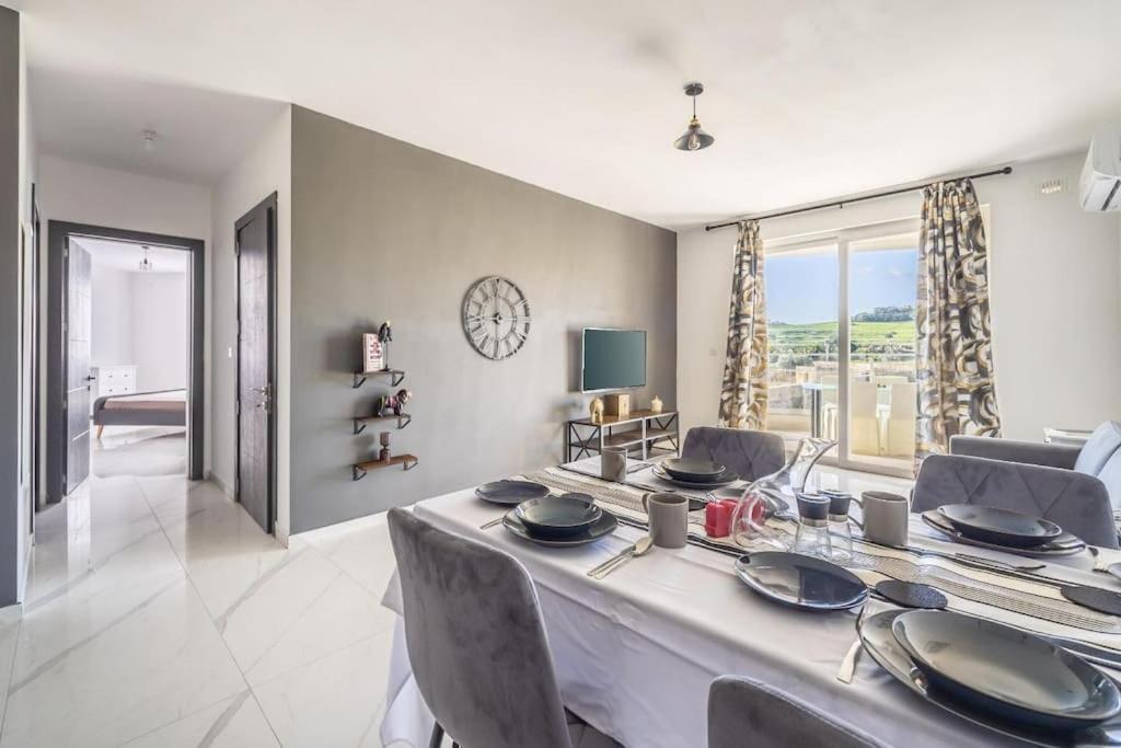 Sunset Bliss Luxury Apartment เซนต์พอลส์เบย์ ภายนอก รูปภาพ