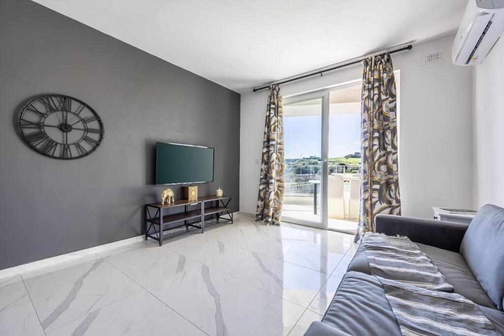 Sunset Bliss Luxury Apartment เซนต์พอลส์เบย์ ภายนอก รูปภาพ